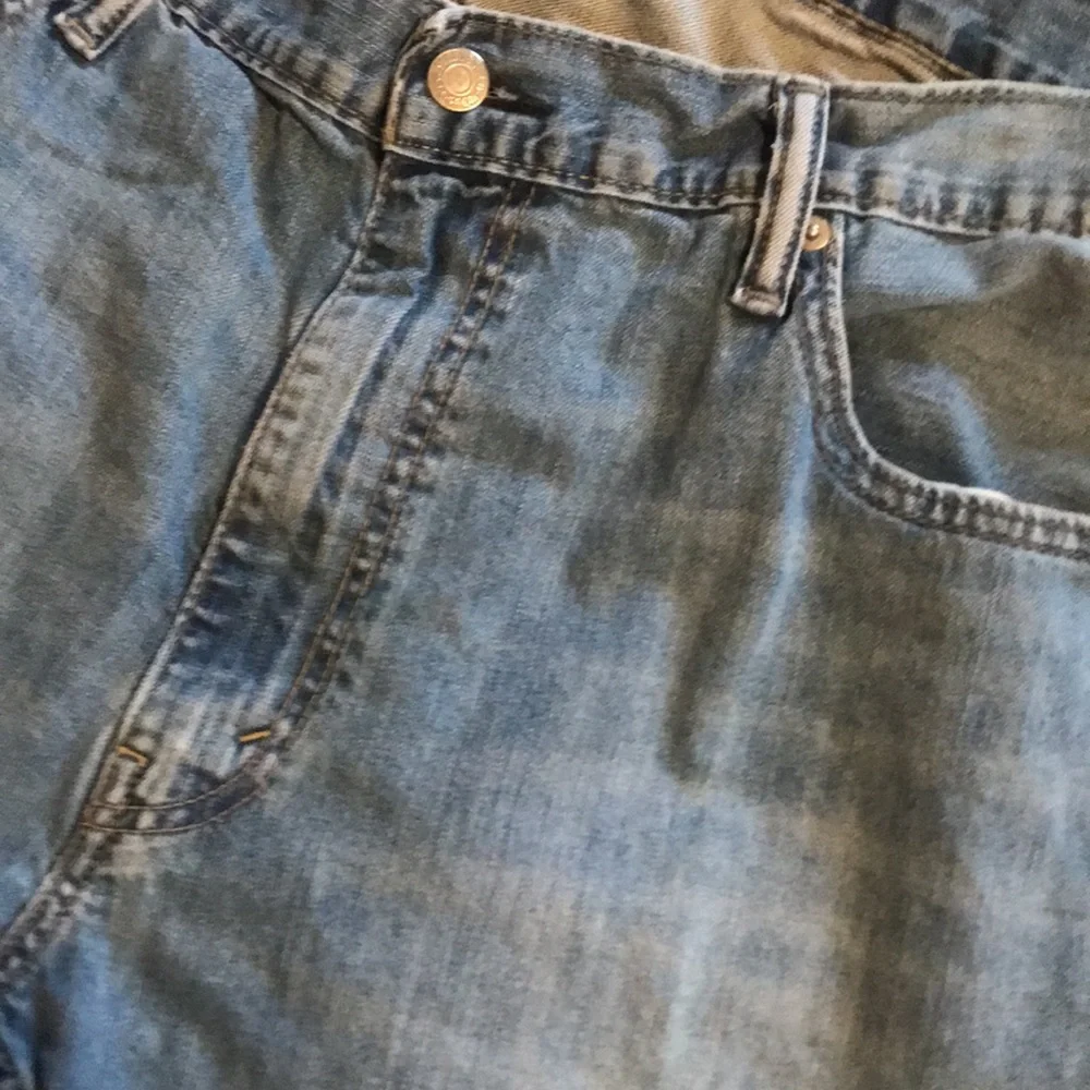 Levis but 29 measured