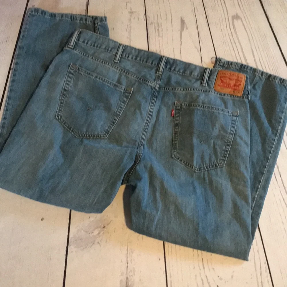 Levis measured small