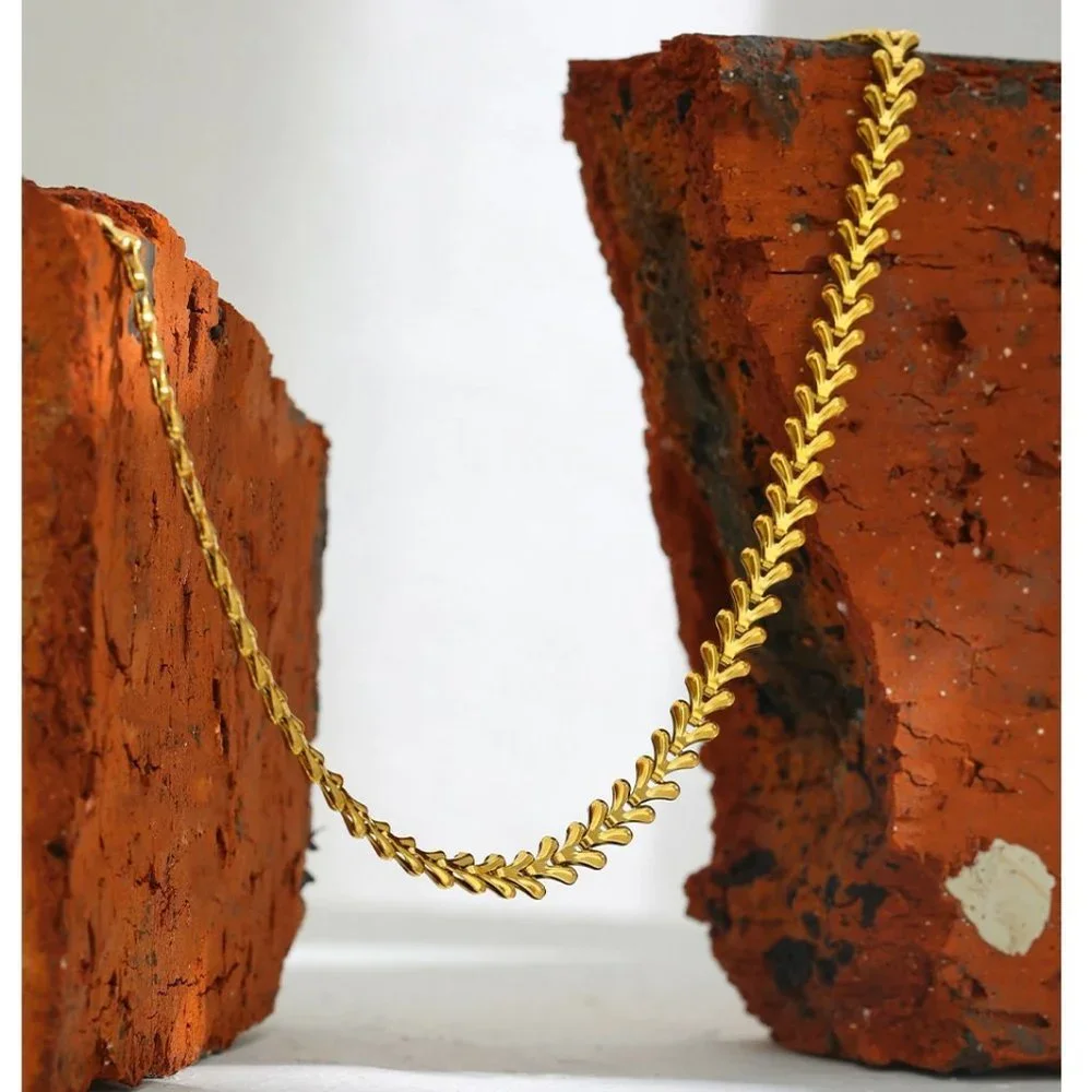 New 18K Gold Plated Fishbone Leaf Link Necklace