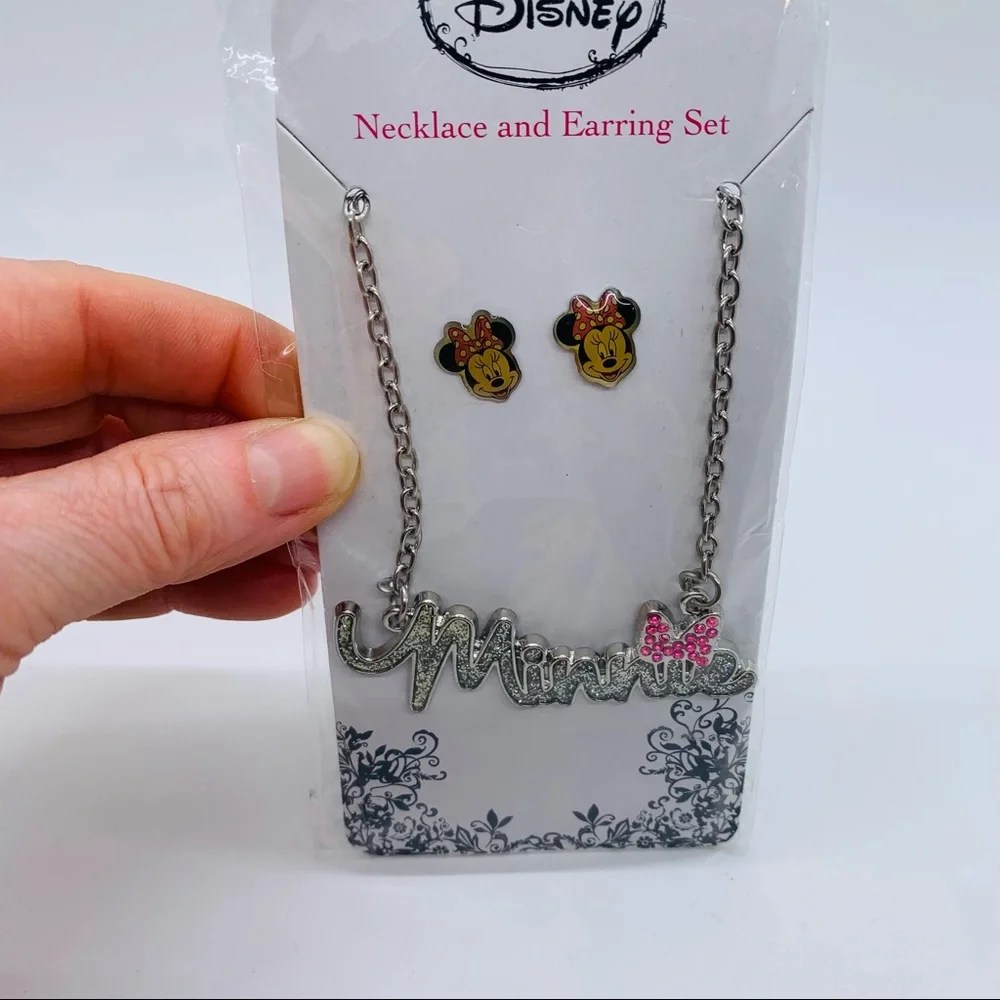NWT Disney Necklace and Earring Set Ages 3+. Bought in DisneyWorld 🐭
