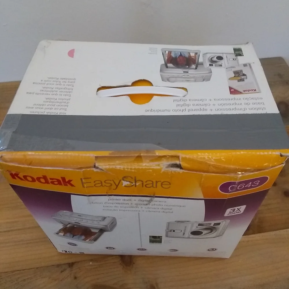 Kodak Easy Share C643 Printer Dock & Digital Camera Bundle