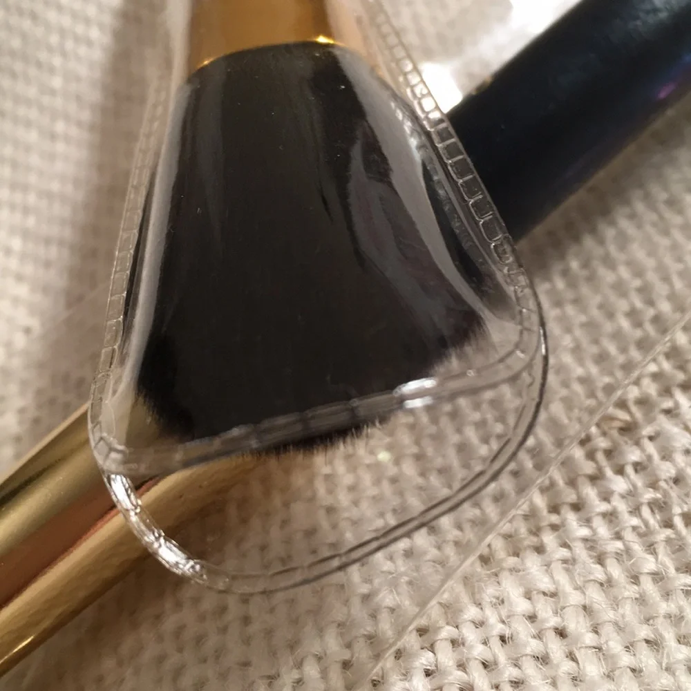 Elizabeth Arden brushes nwot