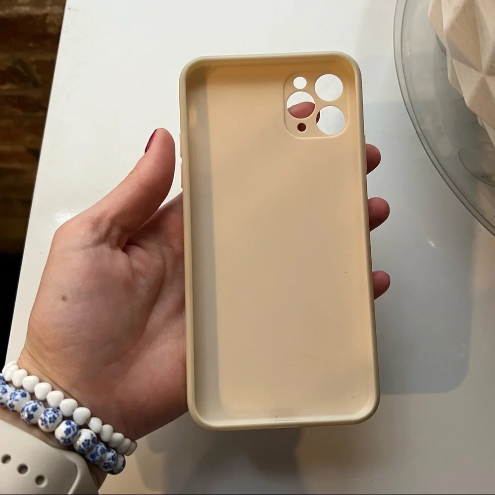 iPhone 11 Pro Max Vintage Floral Daisy phone case