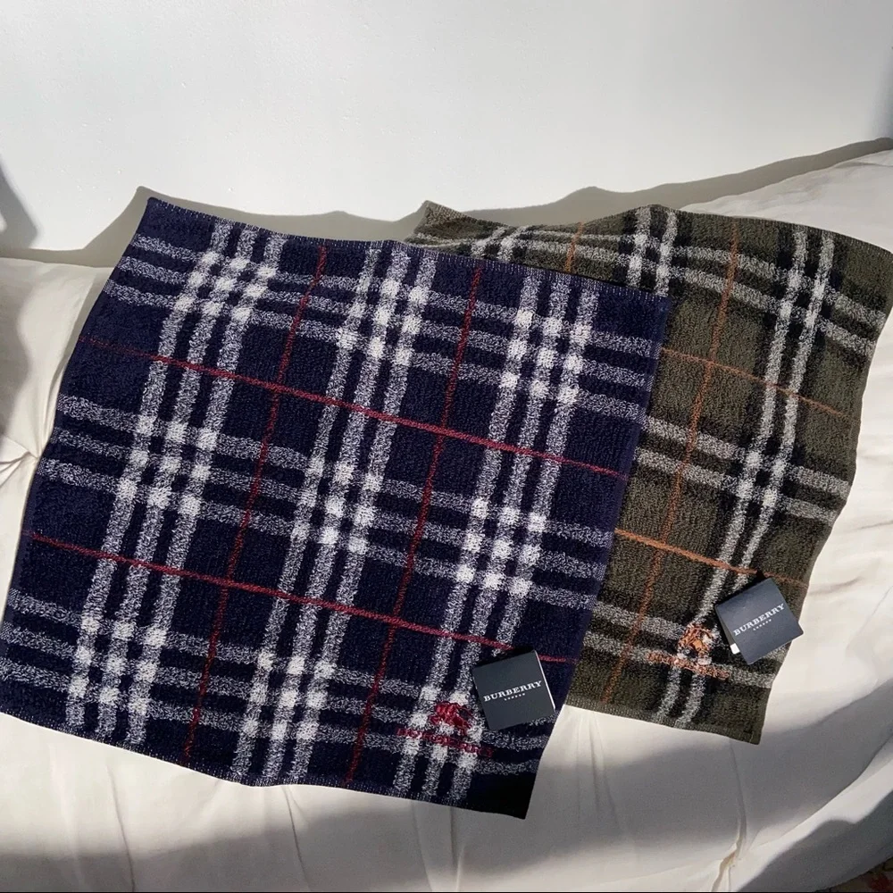 Burberry 10” 100%