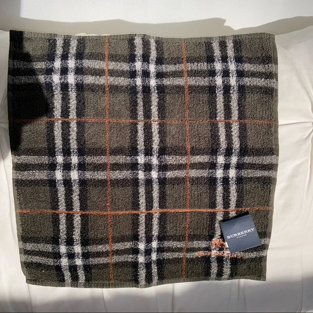 Burberry 10” 100%