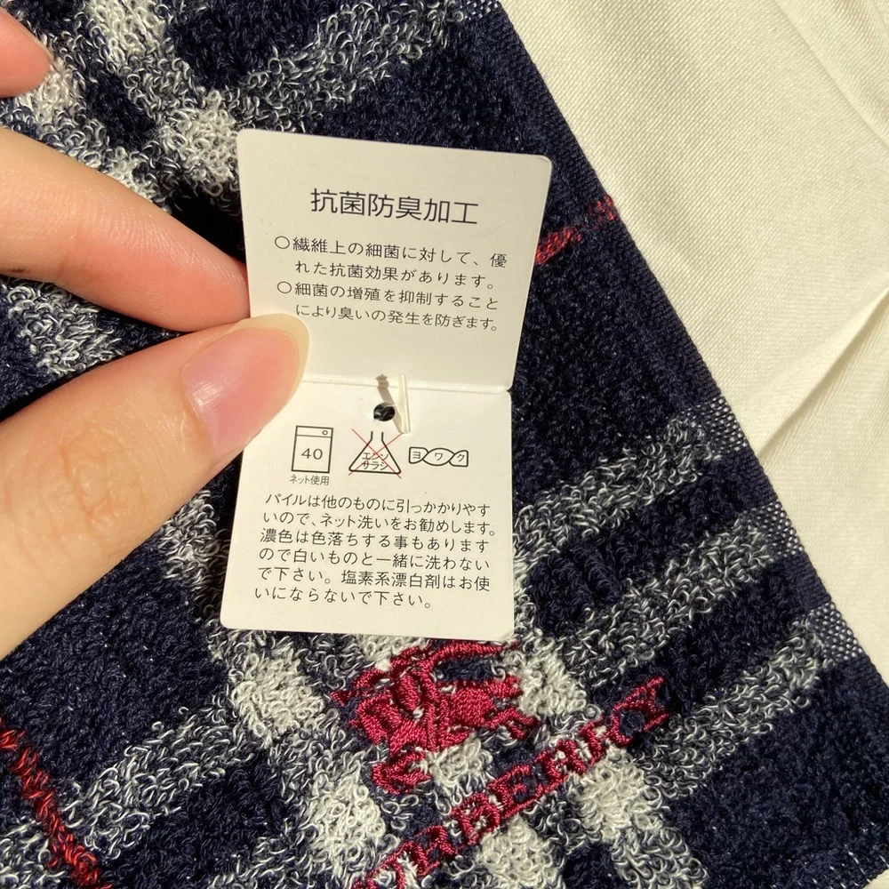 Burberry 10” 100%