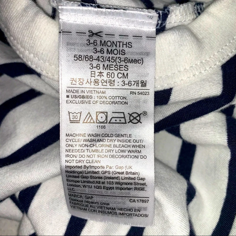 GAP baby white
