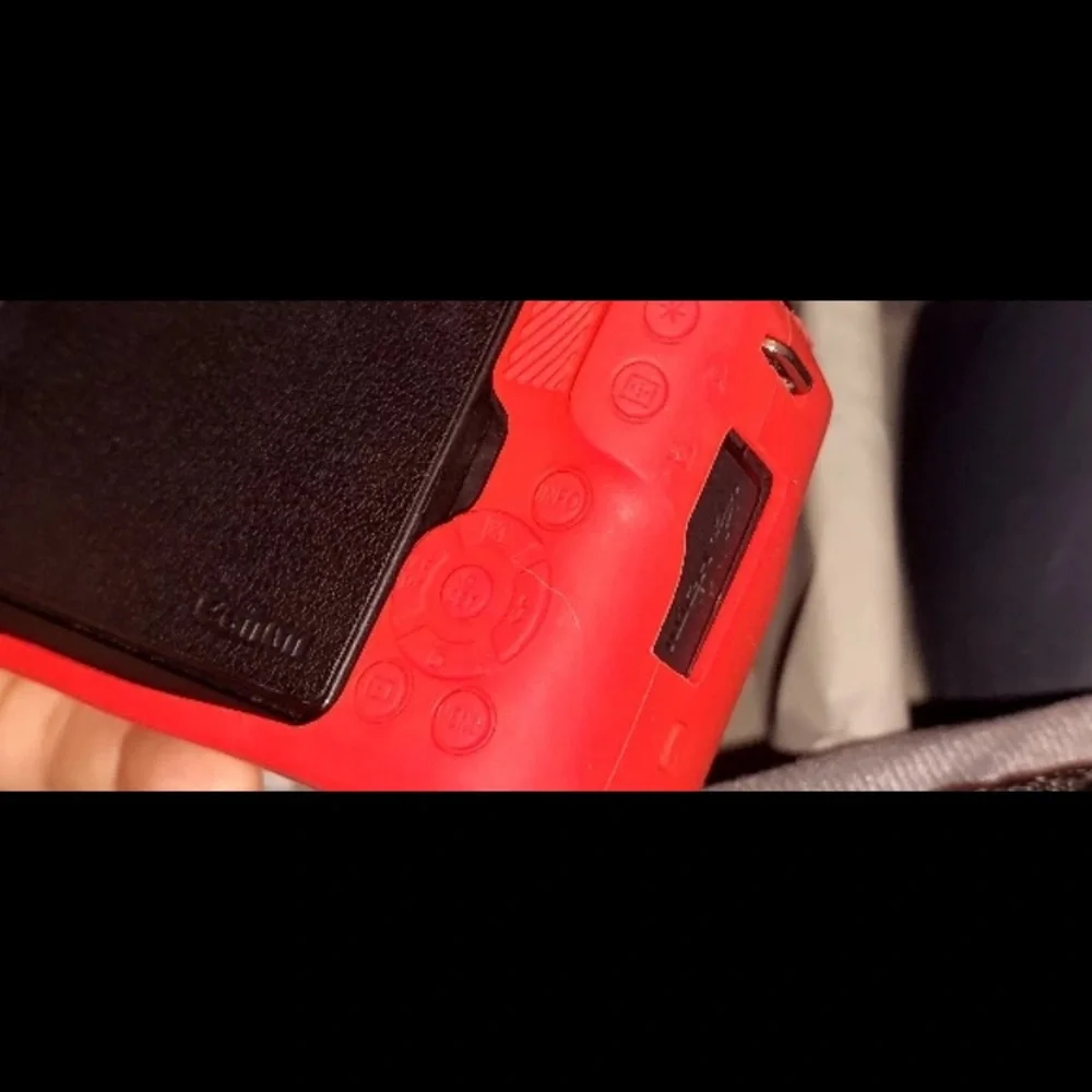 Canon silicone camera