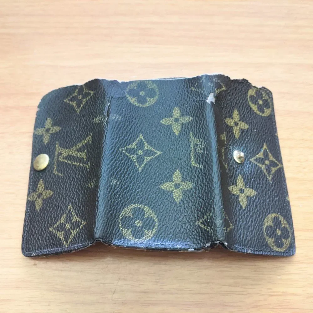 Louis Vuitton please check