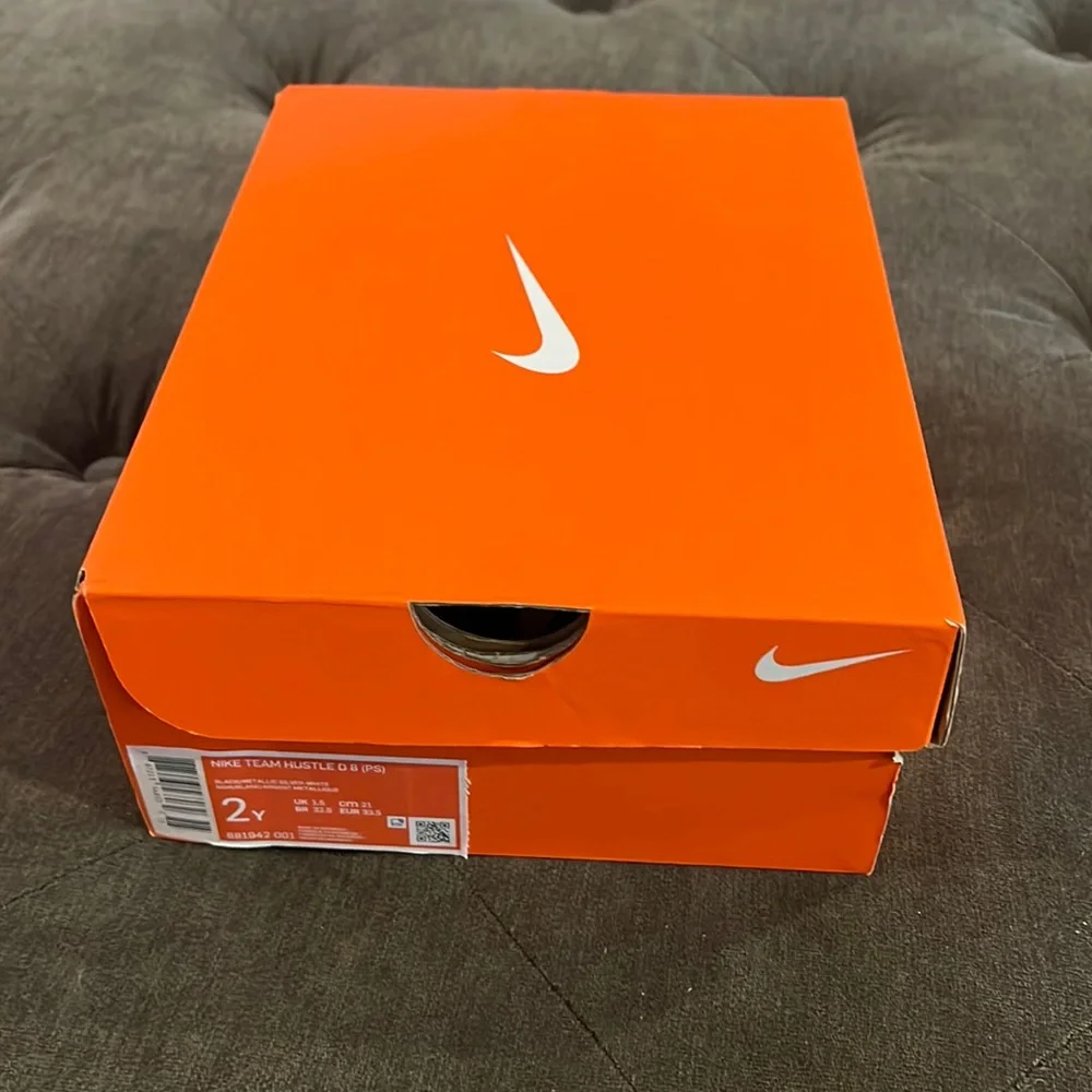 Nike team size hustle