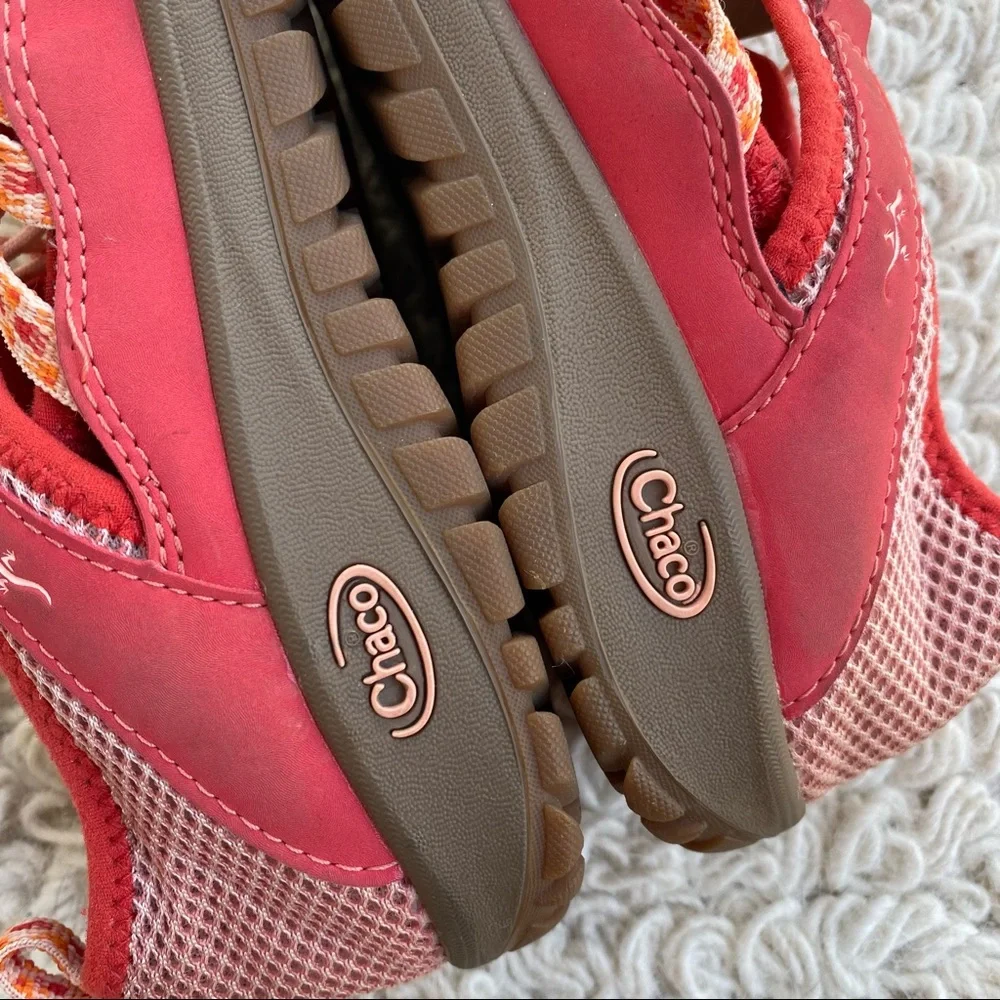 CHACO girls’ pink Outcross 2 hiking water shoes 5