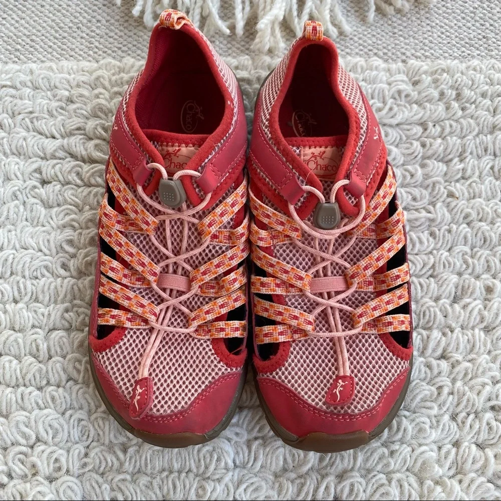 CHACO girls’ pink Outcross 2 hiking water shoes 5