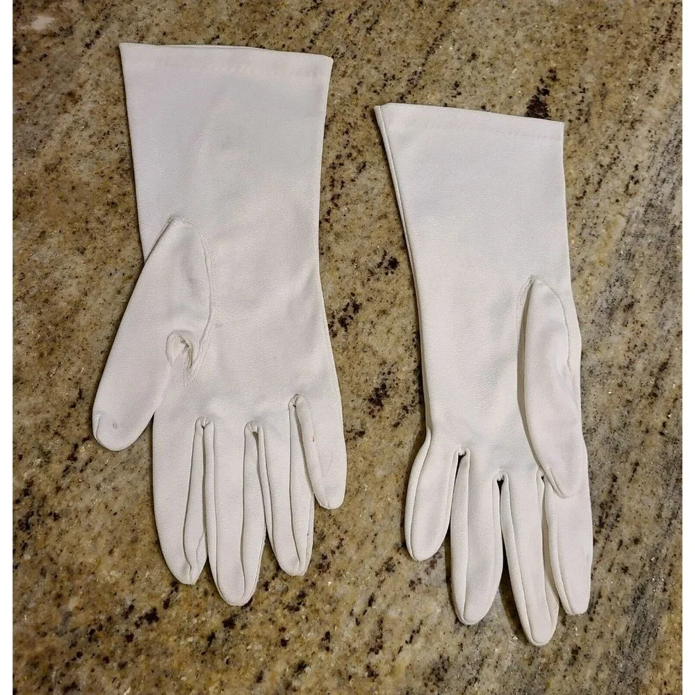 Crescendoe Crelon gloves marks