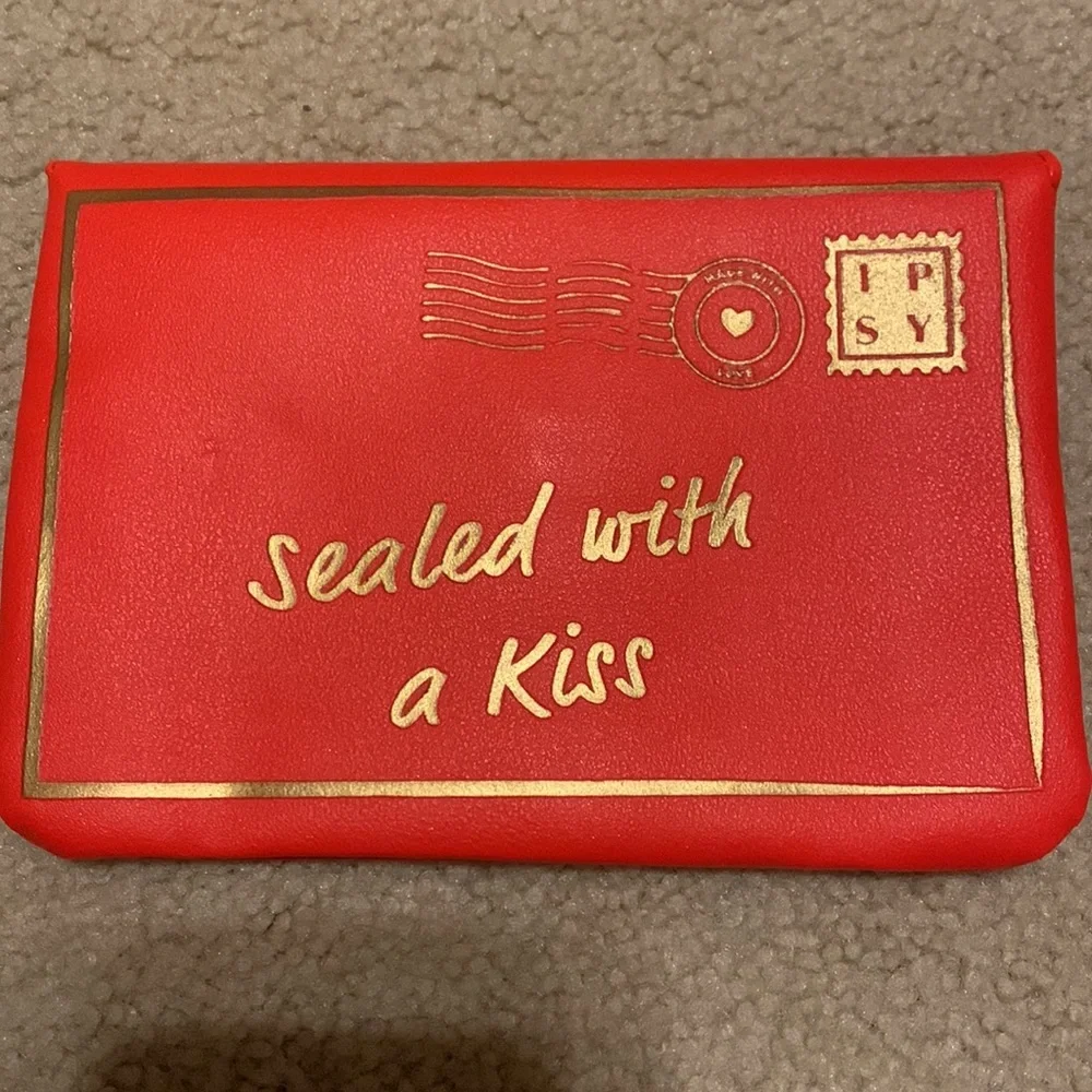Ipsy makeup bag