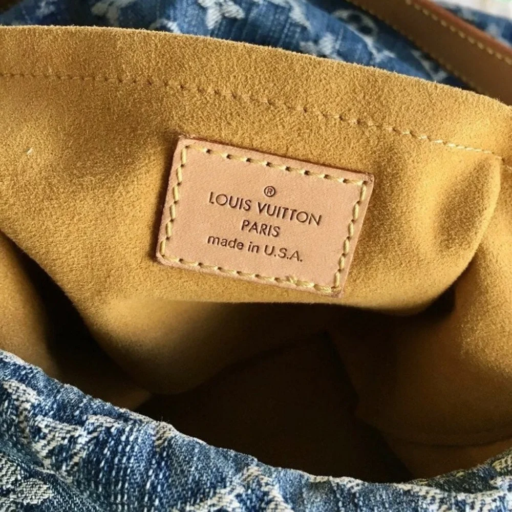 A104- 💯 % authentic Louis Vuitton Denim shoulder bag