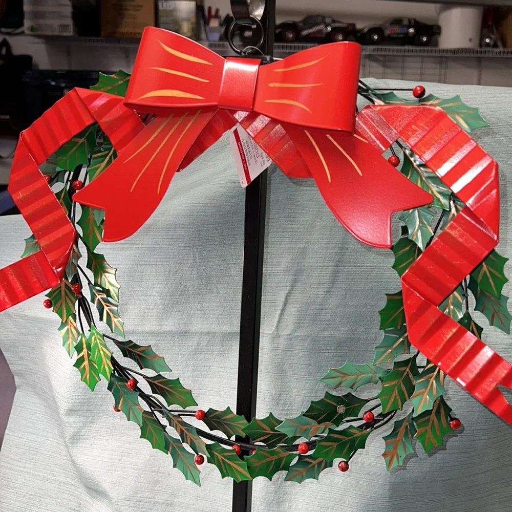 Ashland mistletoe detailed