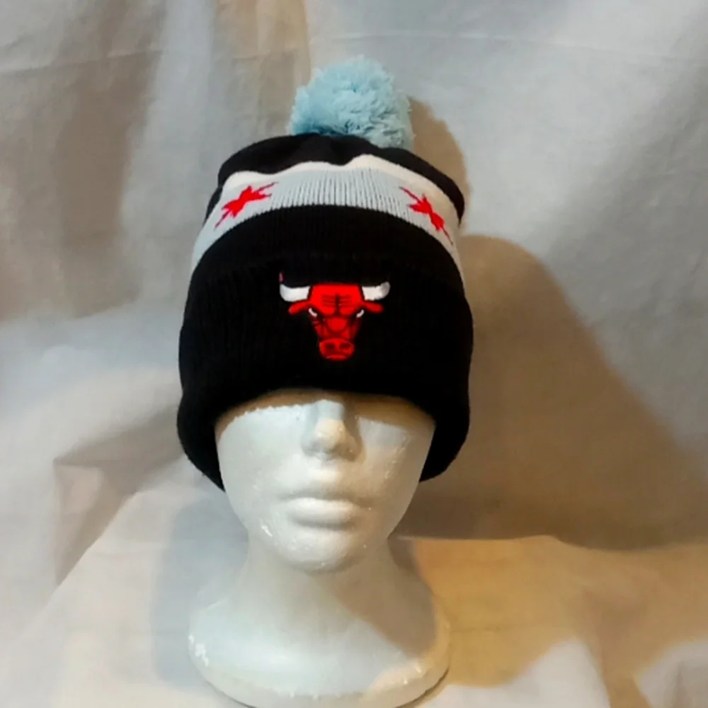 Adidas NBA Chicago Bulls Pompom Beanie Hat