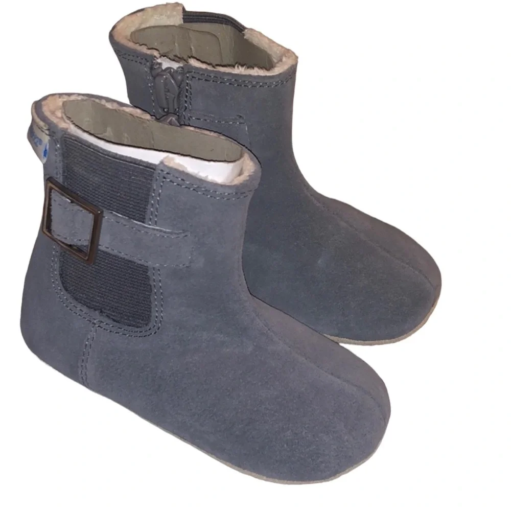 Robeez grey style