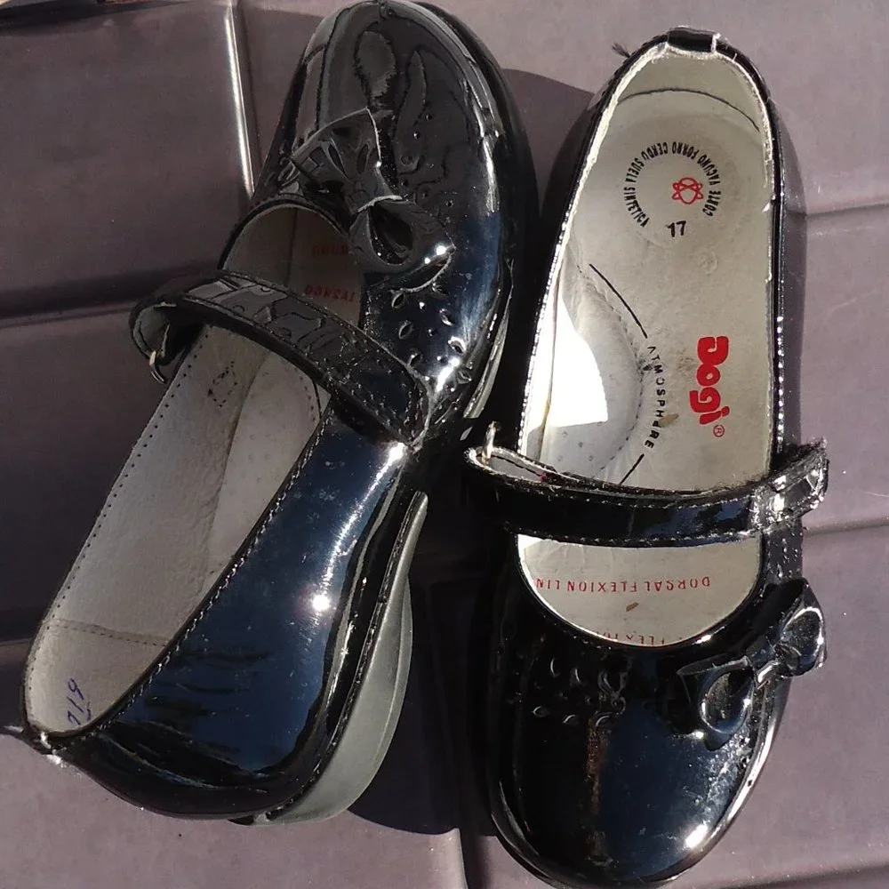 SIZE 17.  Dogi® patent leather dress shoes.
