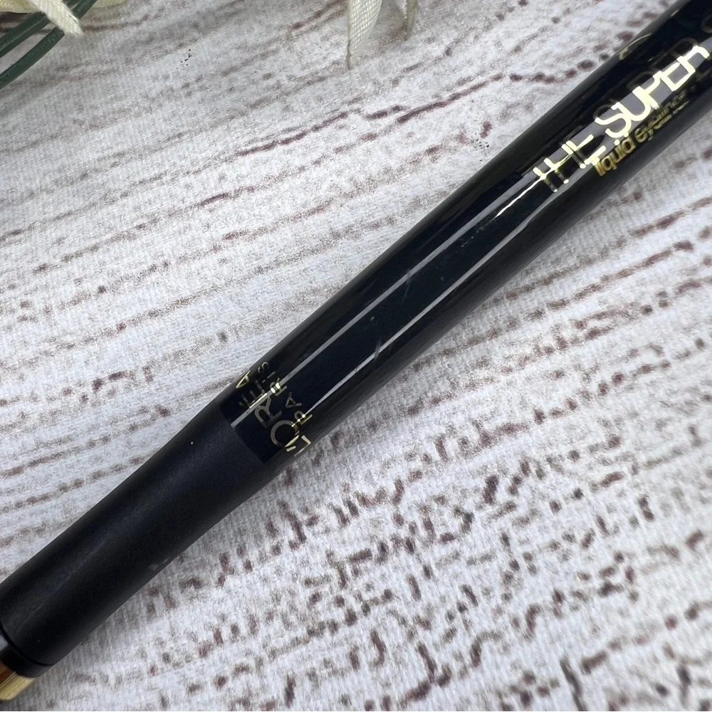 L'Oreal Paris Infallible Super Slim Long-Lasting Liquid Eyeliner