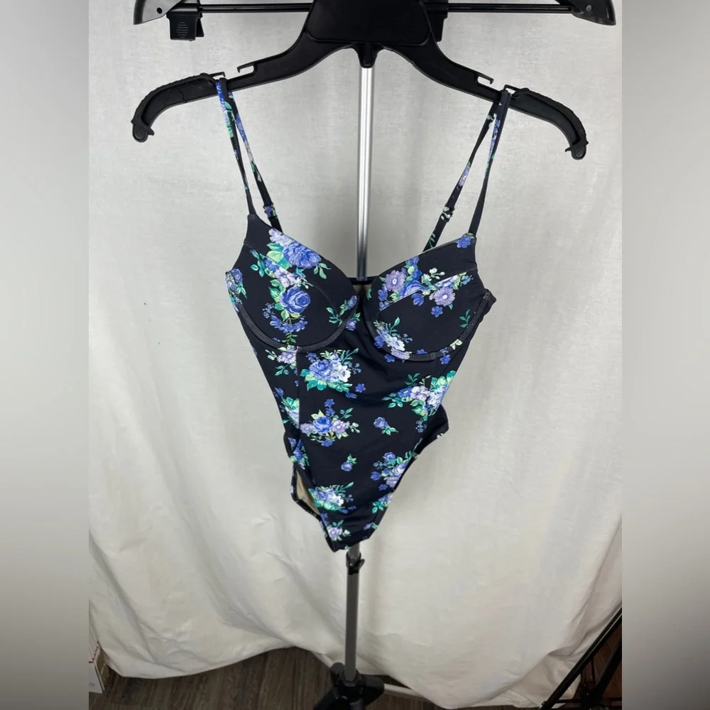 WeWoreWhat underwire one