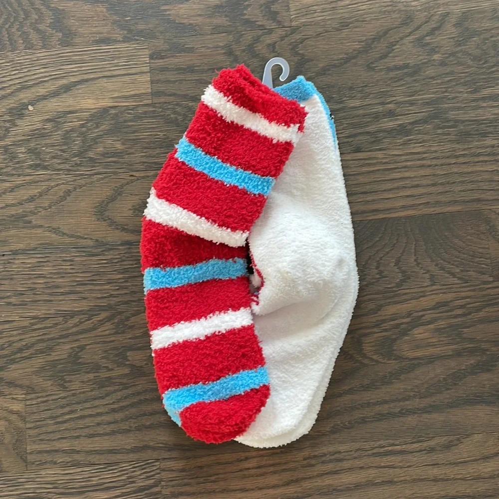Wondershop fuzzy socks