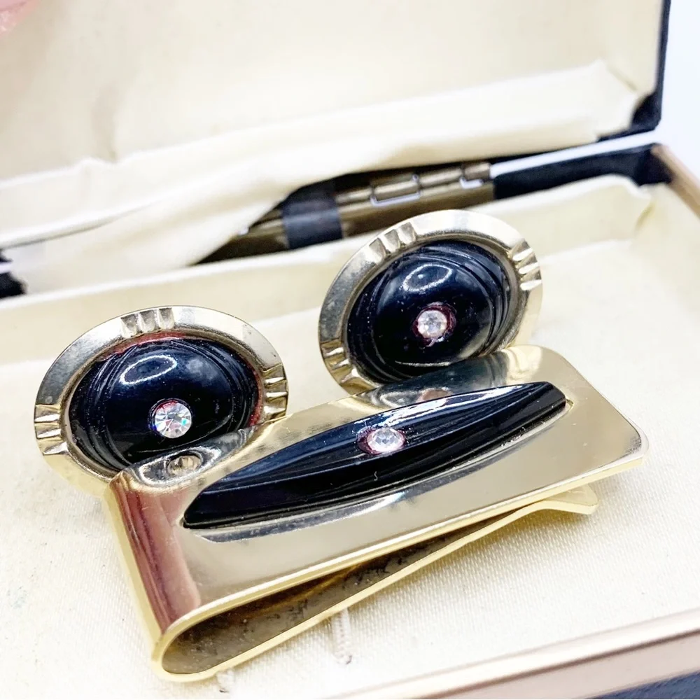 Vintage versailles gold