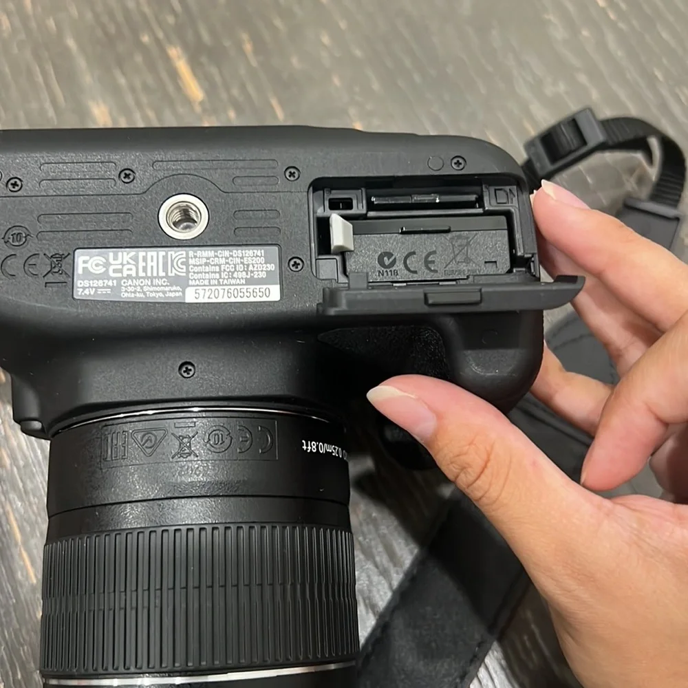 Canon EOS REBEL T7