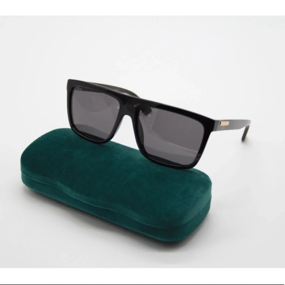 Gucci model gg0748s
