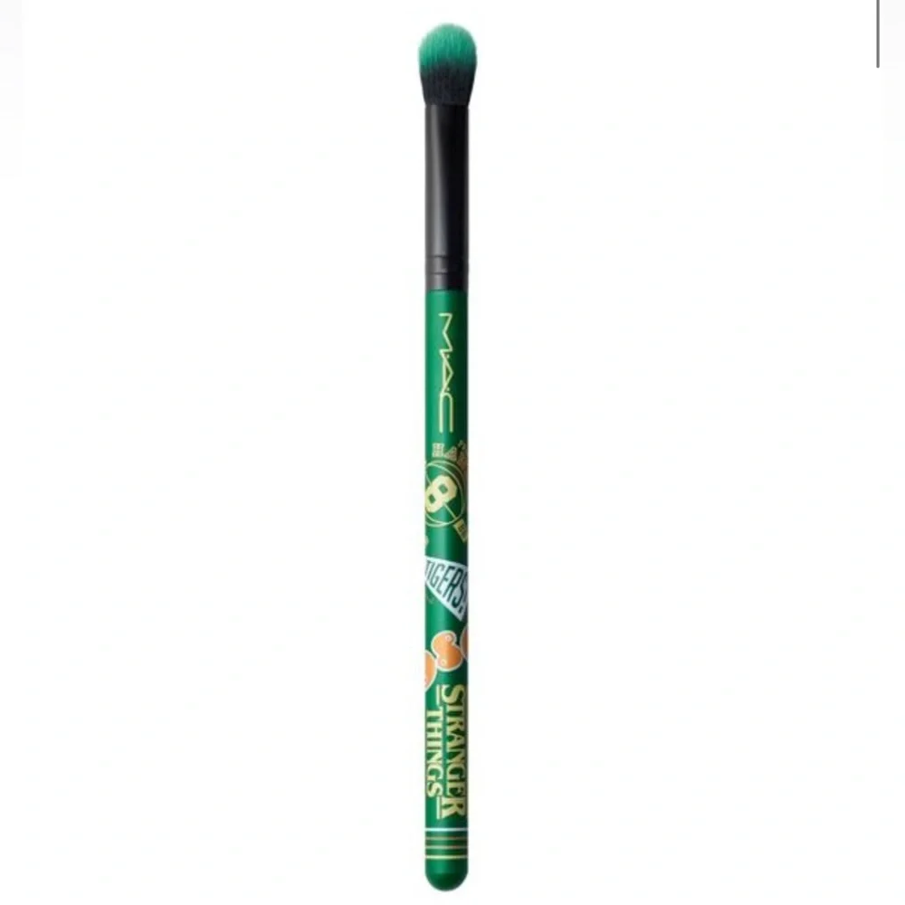 MAC Stranger Things 217SES Synthetic Blending Eye Brush - Brand New In Package