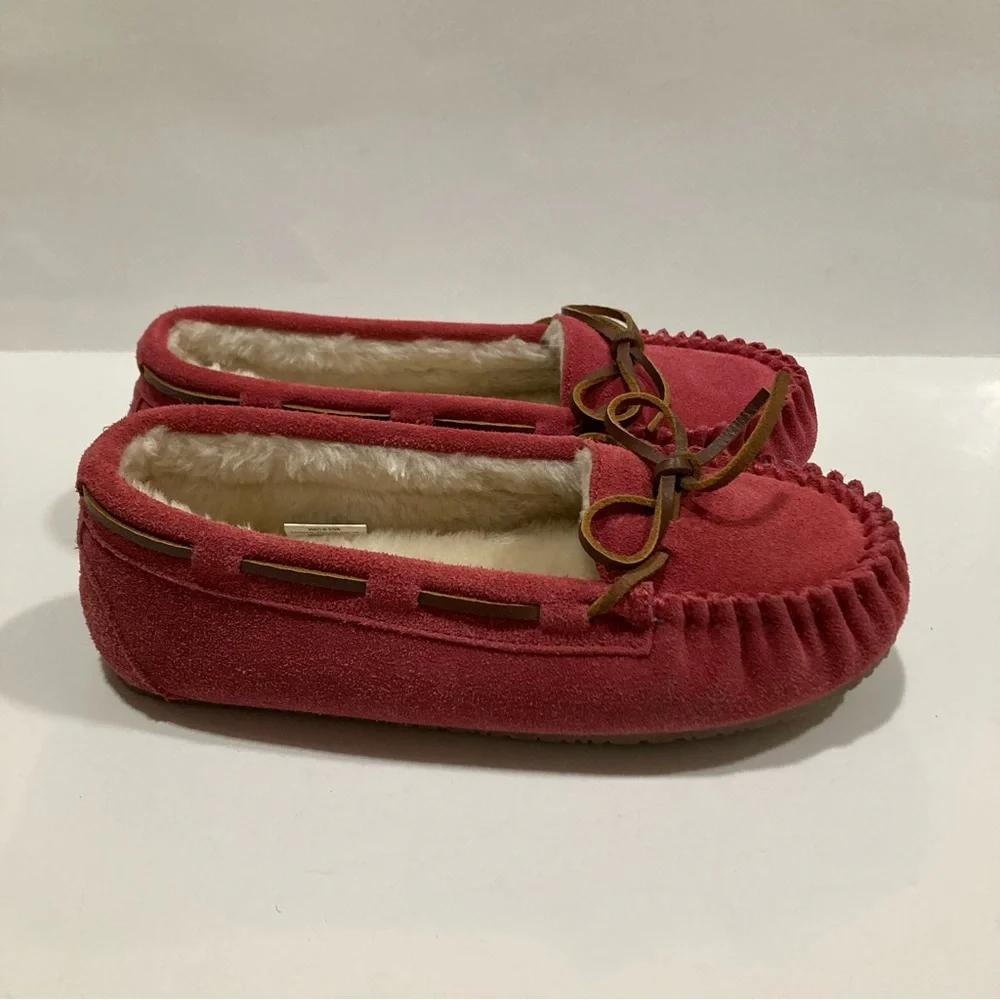 Minnetonka pink slippers