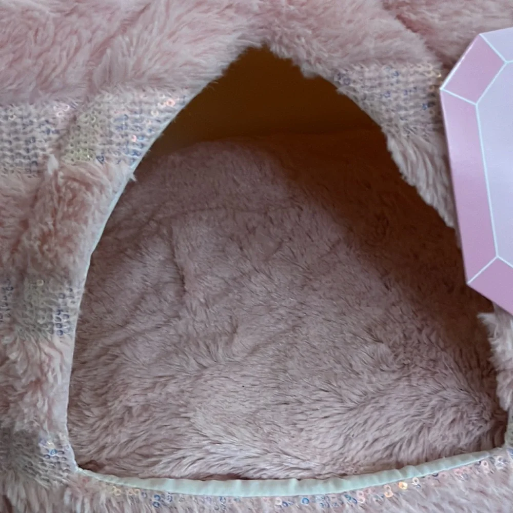 Coco Lane Couture Pet Bed - Pink