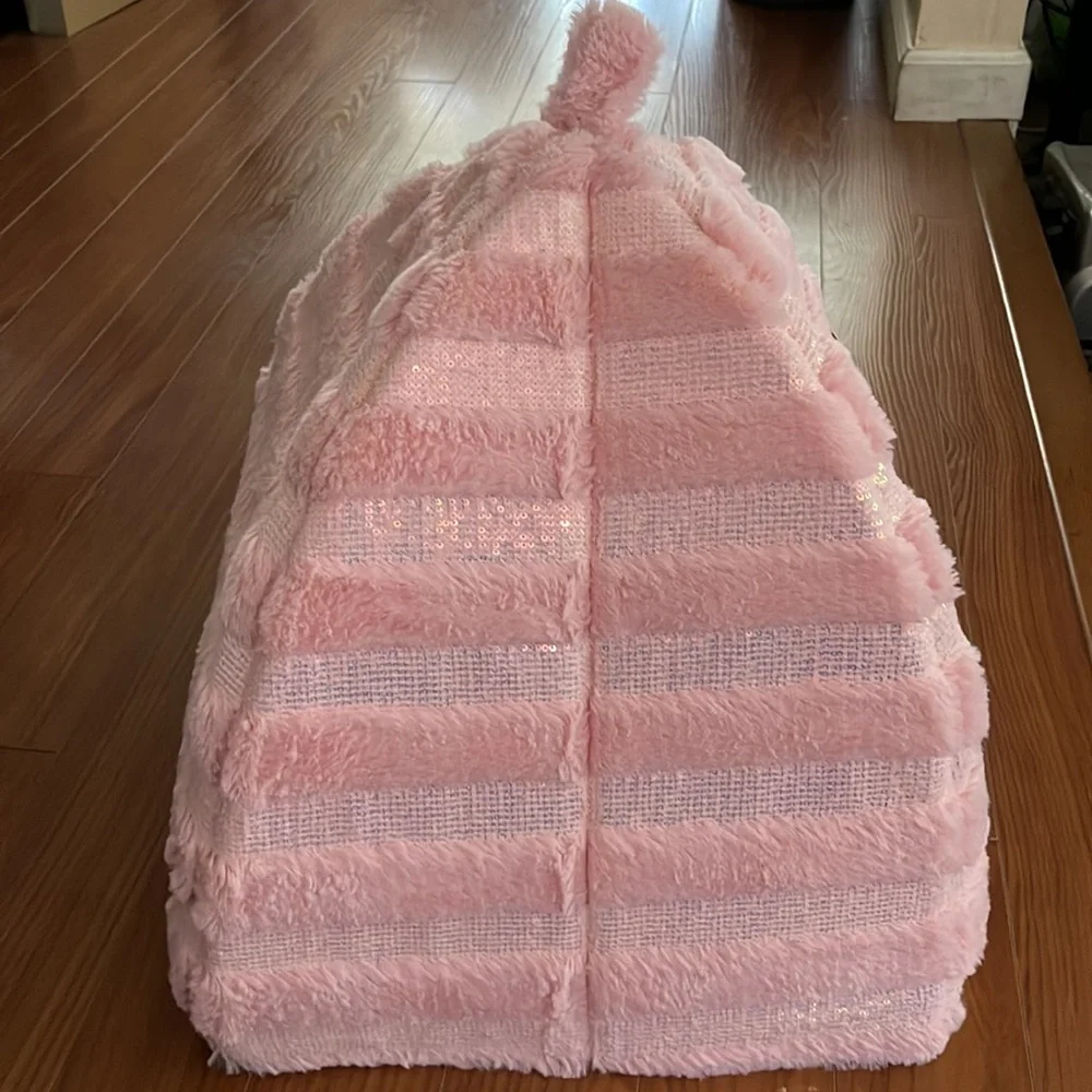 Coco Lane Couture Pet Bed - Pink