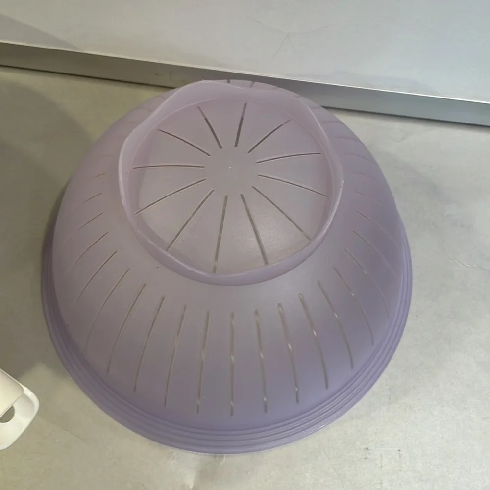 Tupperware white has