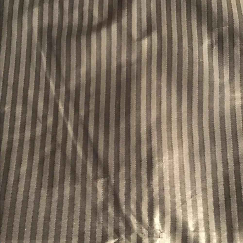 N/A grey stripe