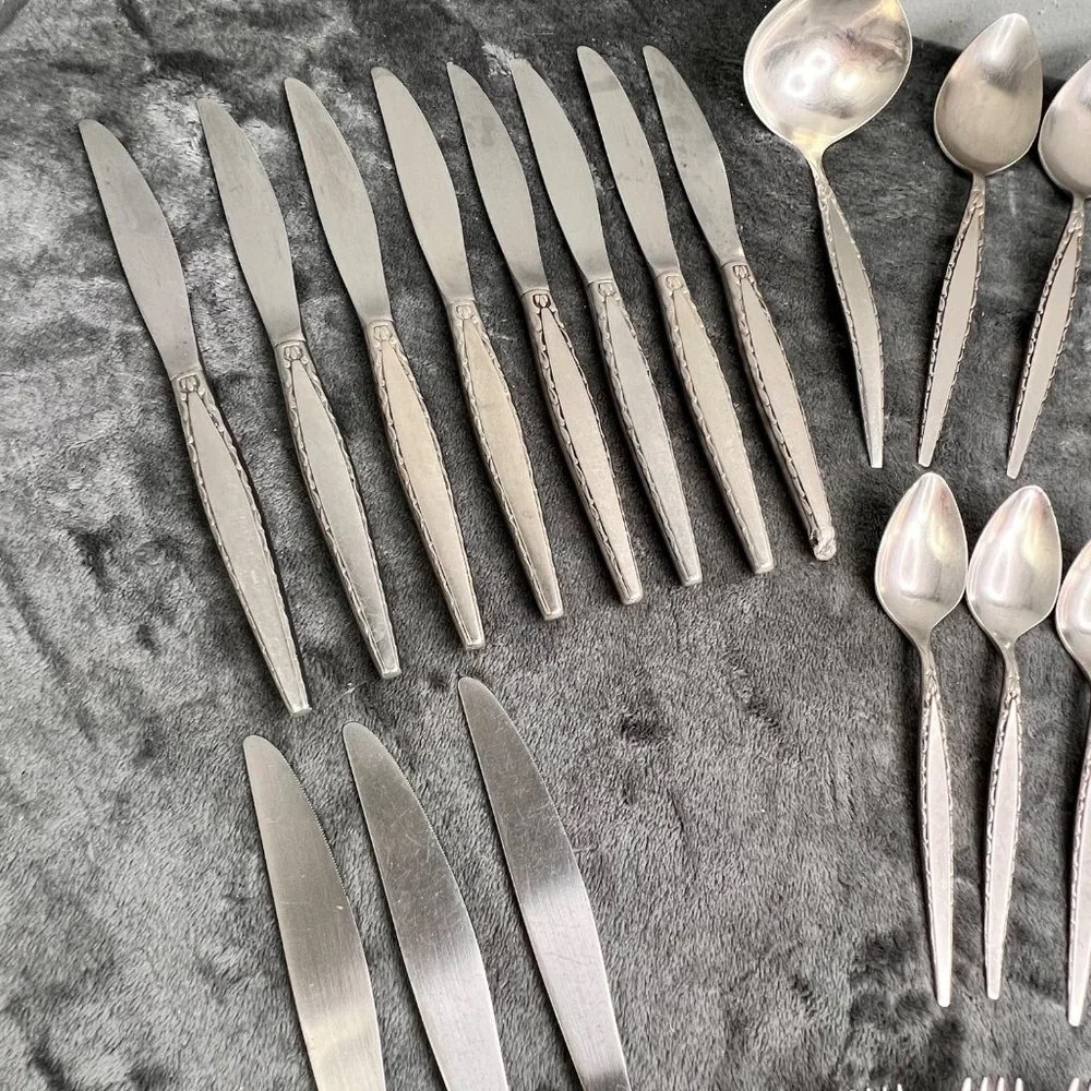 Oneida Community Venetia Flatware Set 43 pc Stainless Steel Forks Spoons Serving