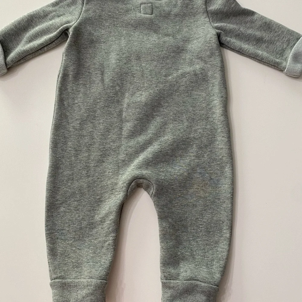 Baby Gap Gray Polar Bear One-Piece Christmas Holiday Warm Outfit 3-6 Months