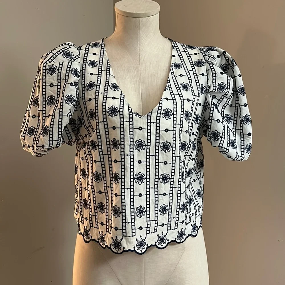 Zara Embroidered Cropped Top with Puff Sleeves size Small