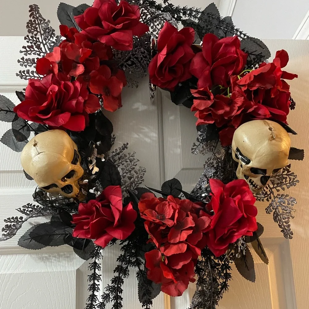 Hallowed Skulls Wreath
