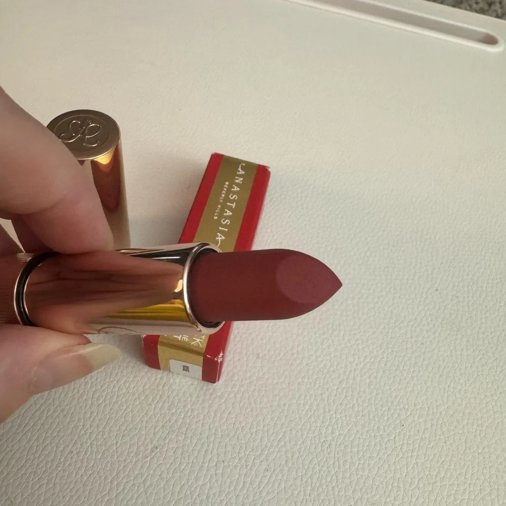 Anastasia Beverly Hills brand new