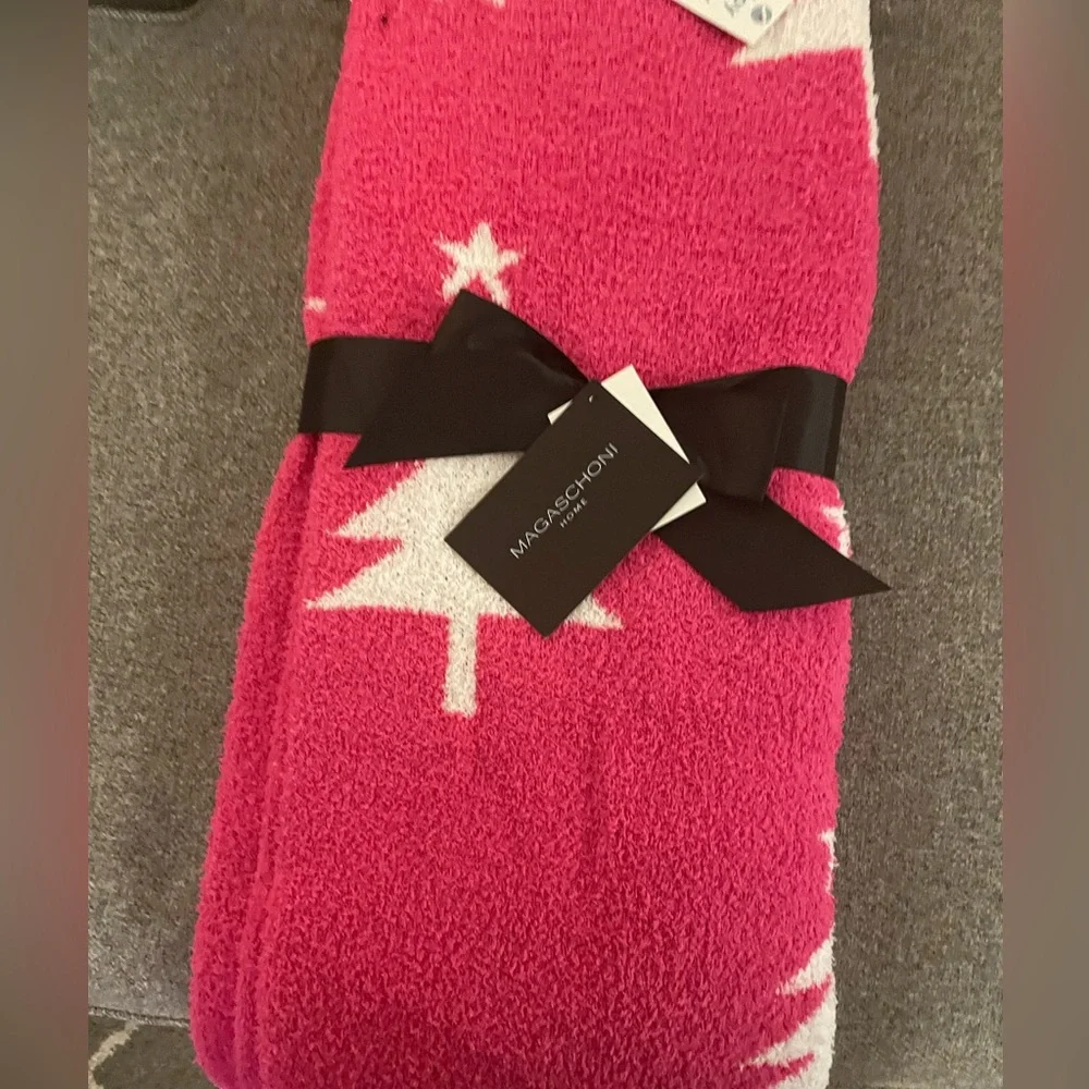 PINK christmas tree blanket