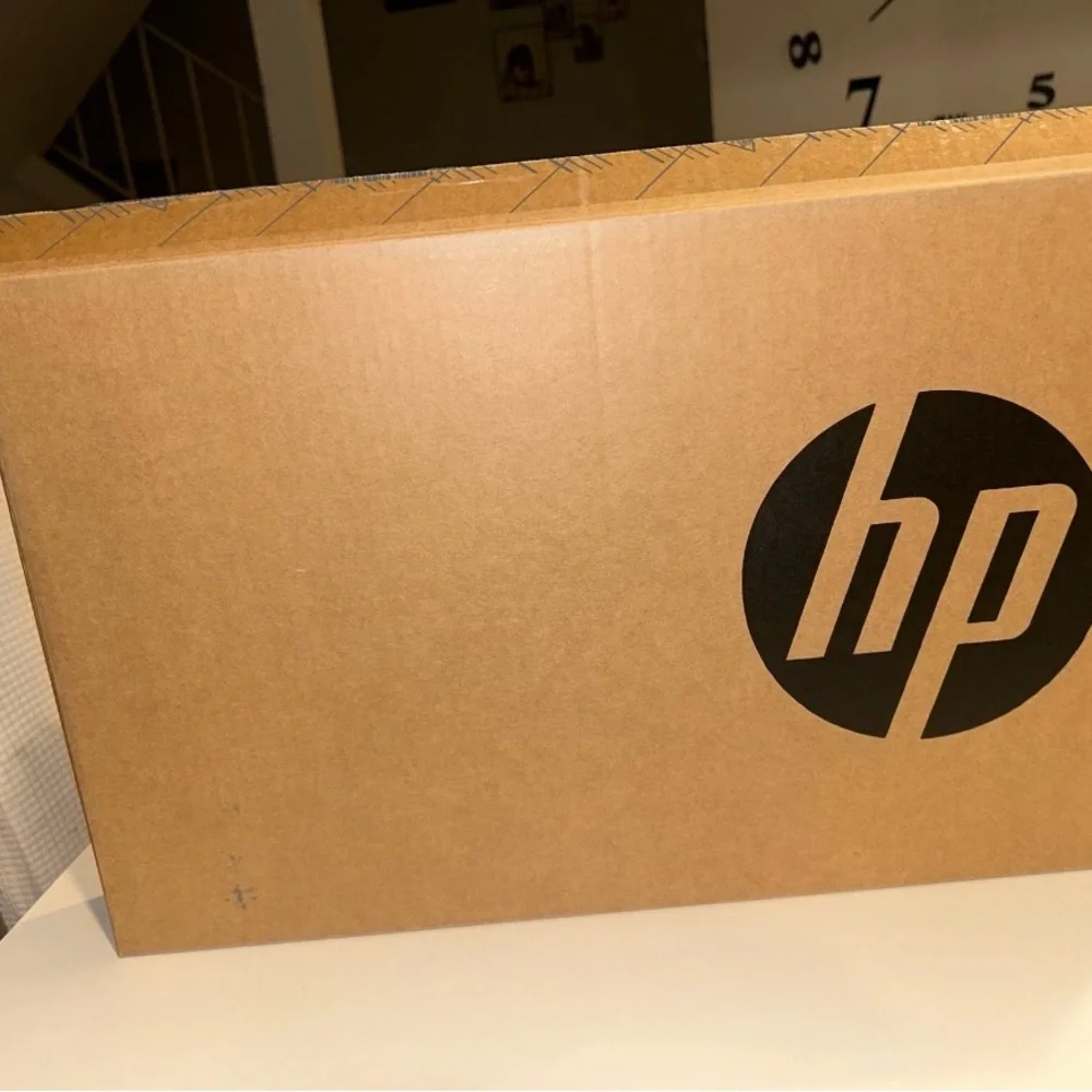 HP contains charger