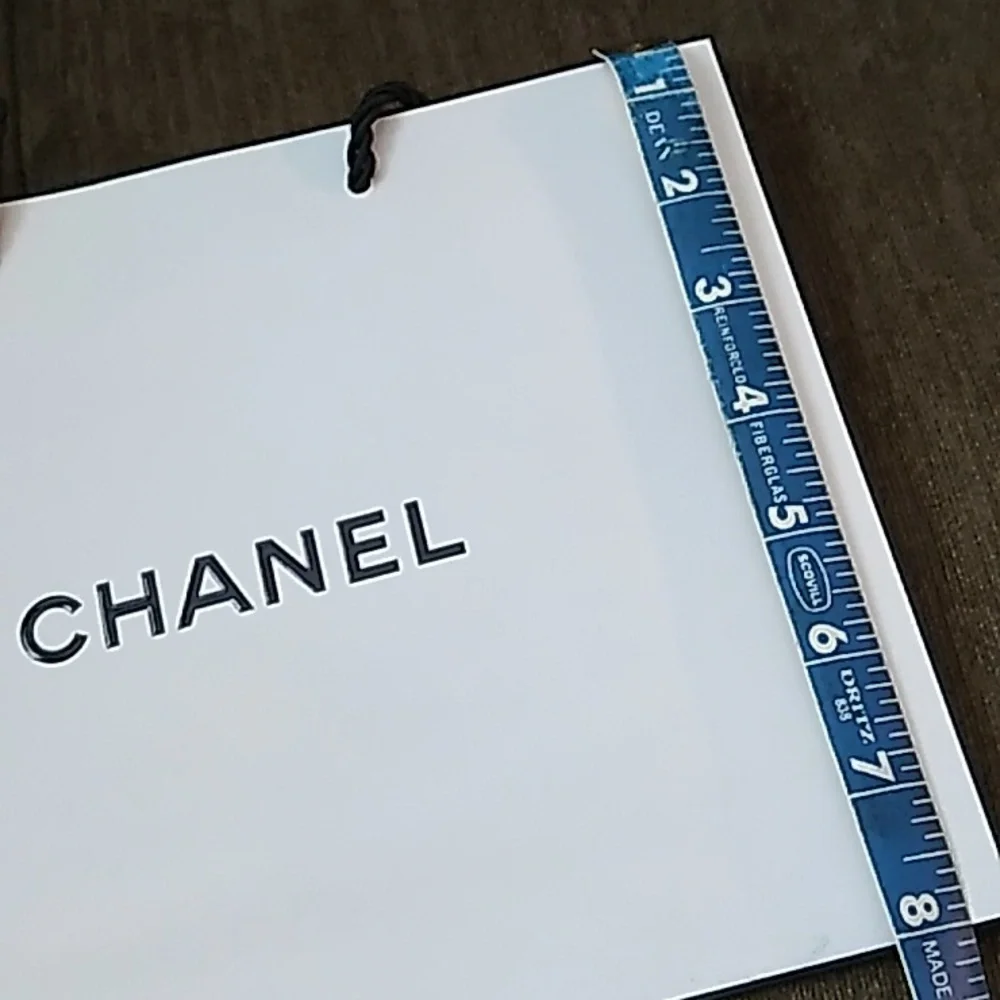 CHANEL see photo