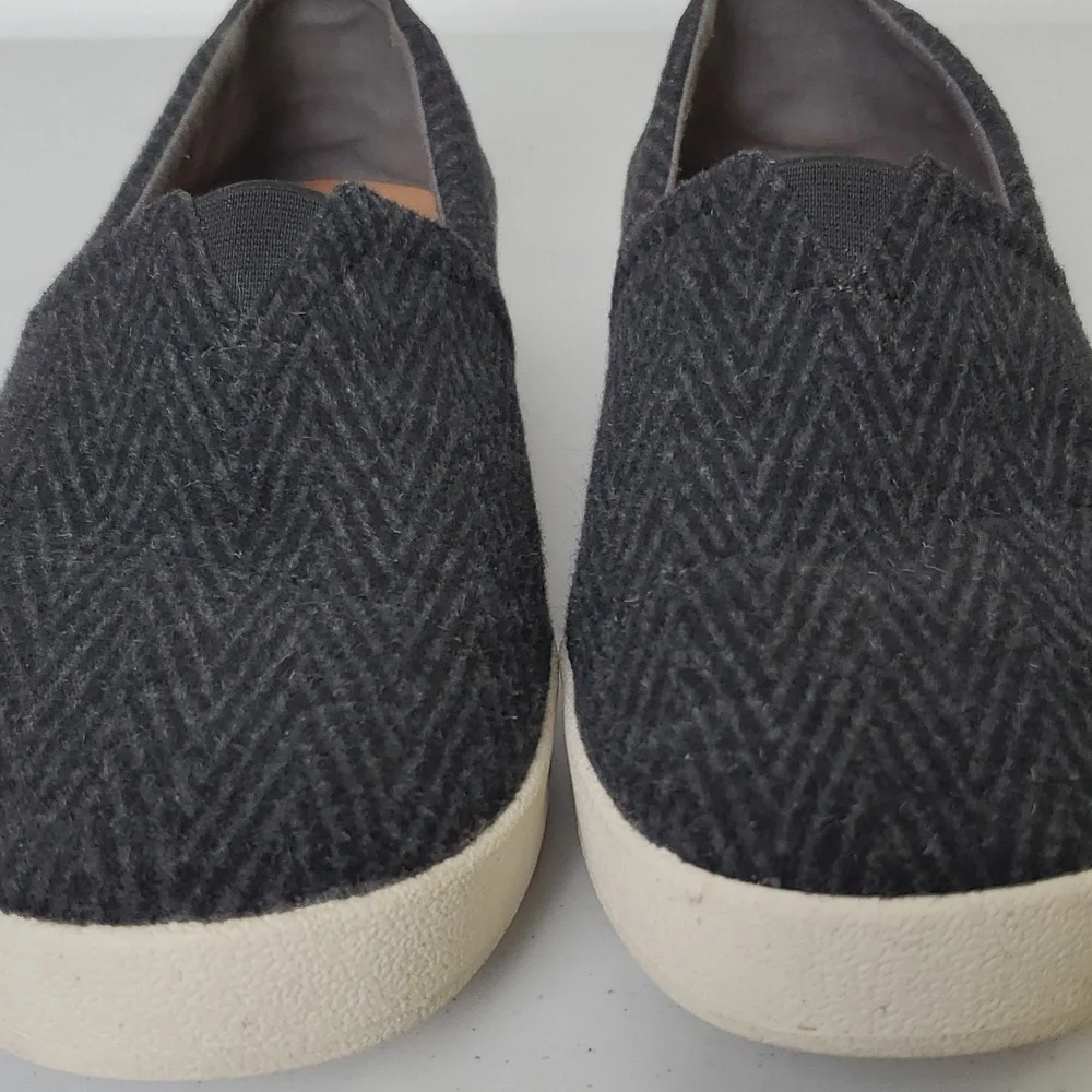 Toms black grey