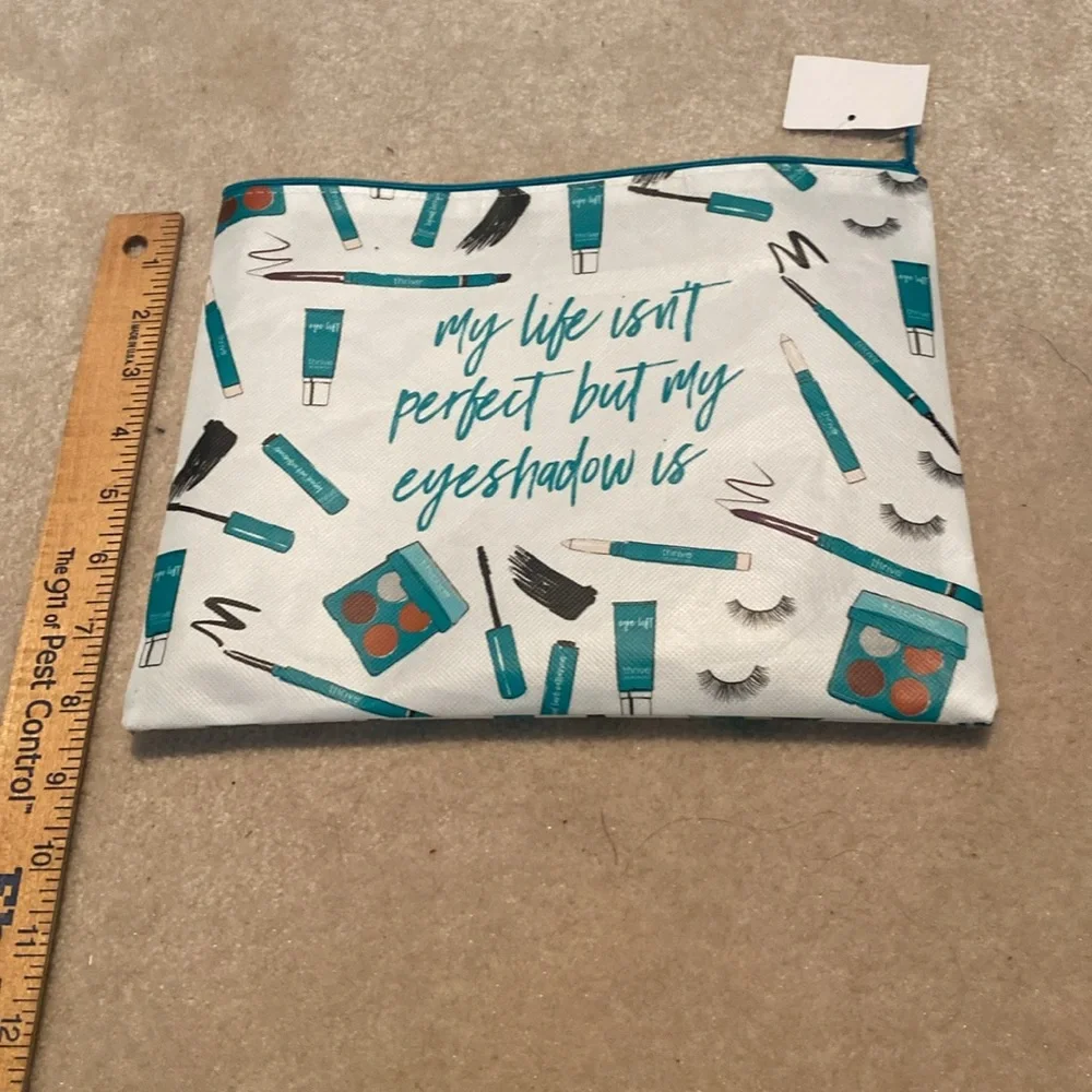 thrive causemetics nwt thrive