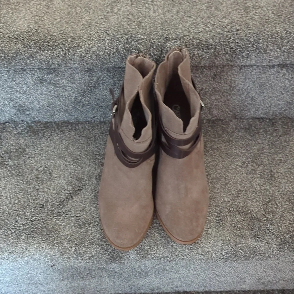 Carlos by Carlos Santana ankle booties