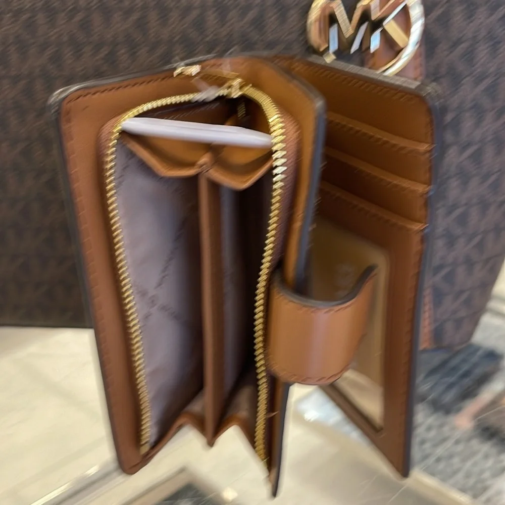 Michael Kors 4% pocket