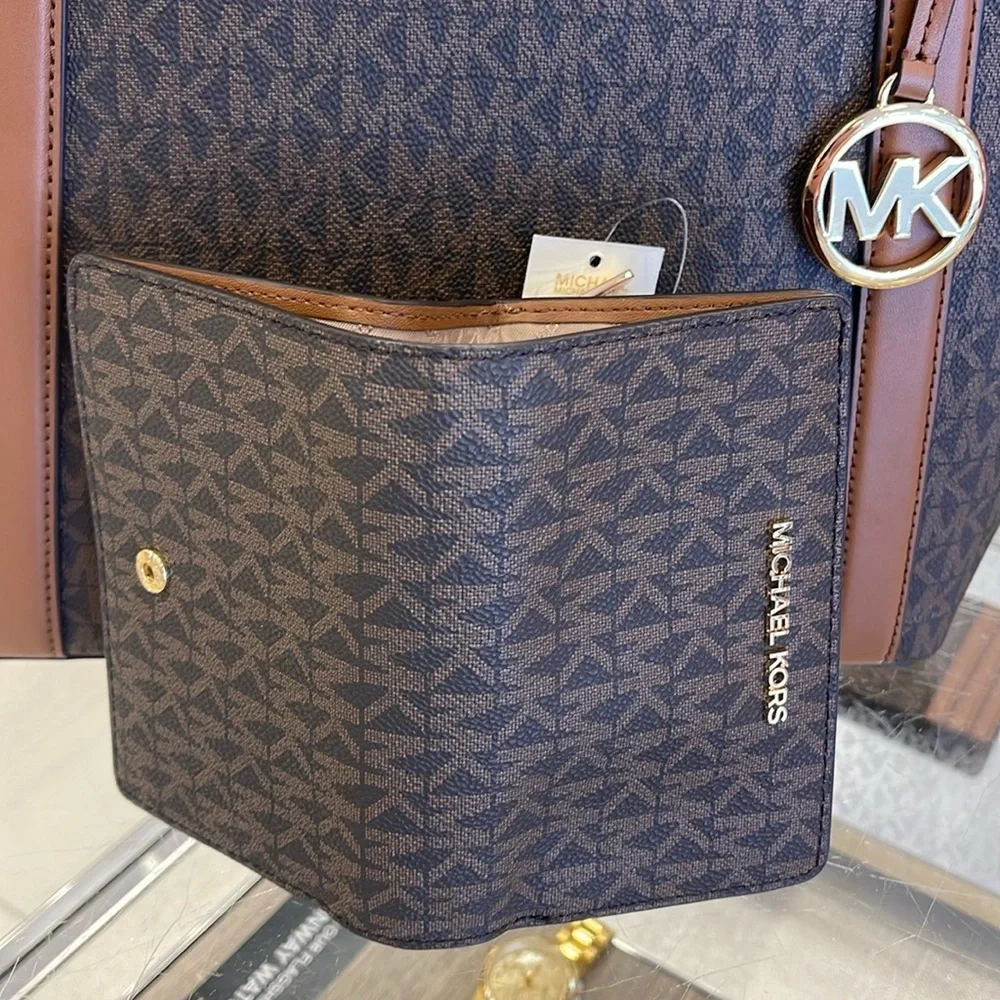 Michael Kors style seven medium