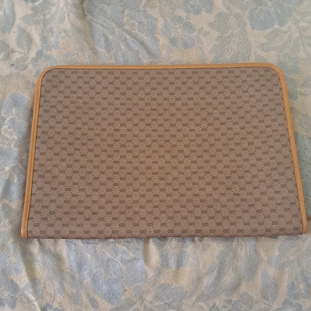Gucci excellent vintage
