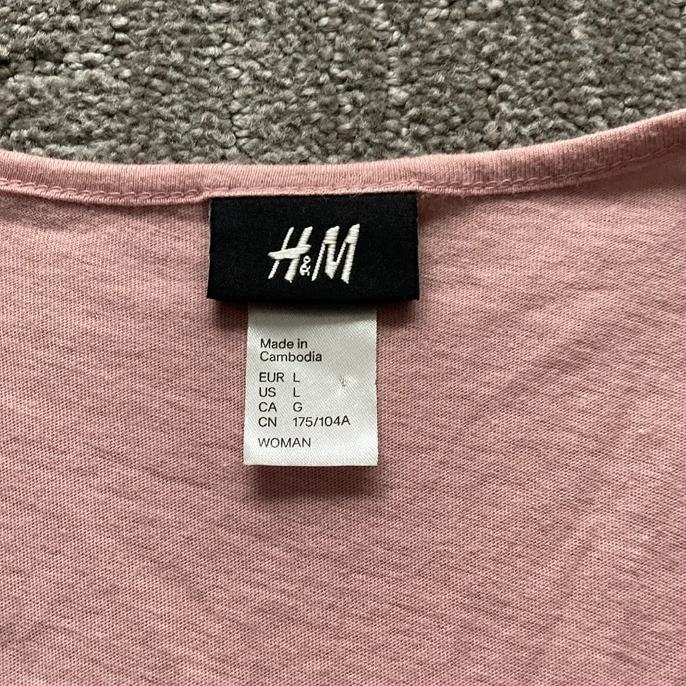 H&M ruffles two